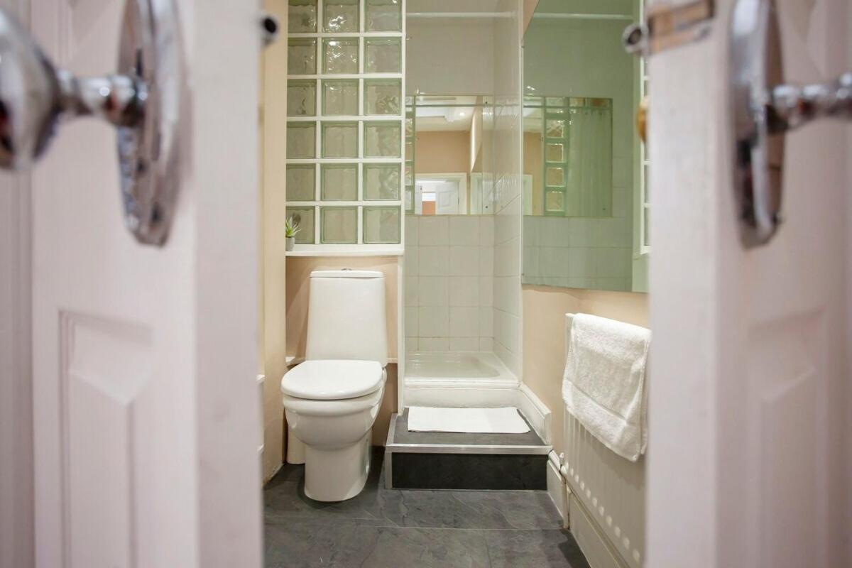 ※ Spacious, Central Bath Apartment ※ Buitenkant foto