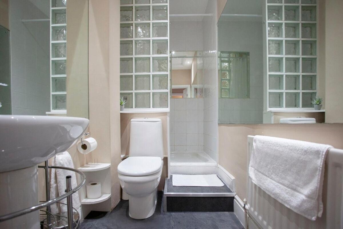 ※ Spacious, Central Bath Apartment ※ Buitenkant foto